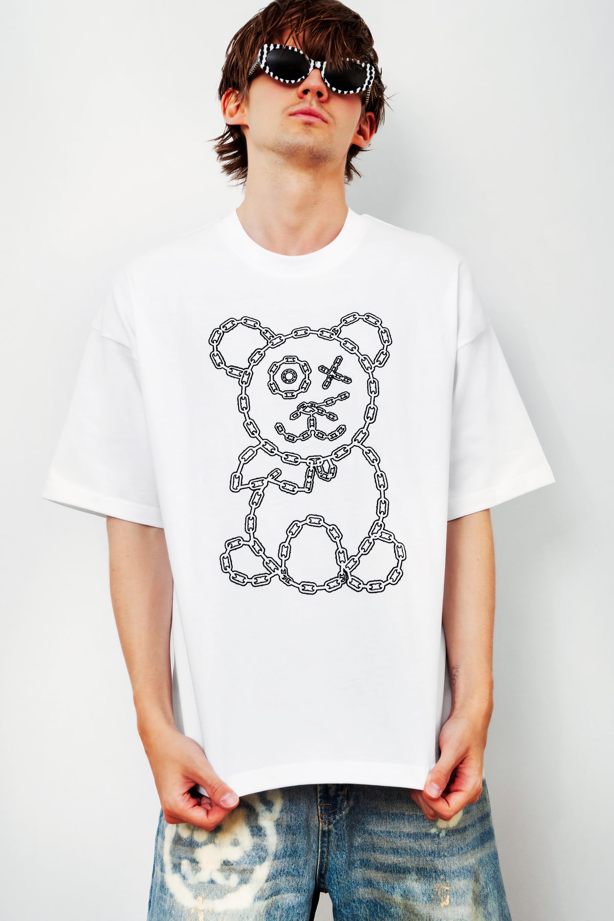 Universl Fit Graffiti Baby Bear White Organic Cotton Black Chain Link Embroidery Tee