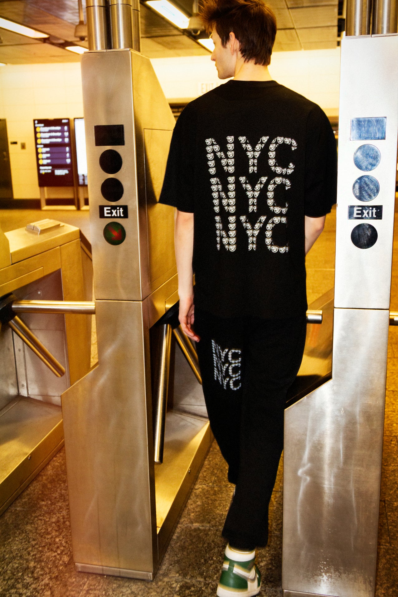 Universal Fit Graffiti Bear New York City Cotton Tee