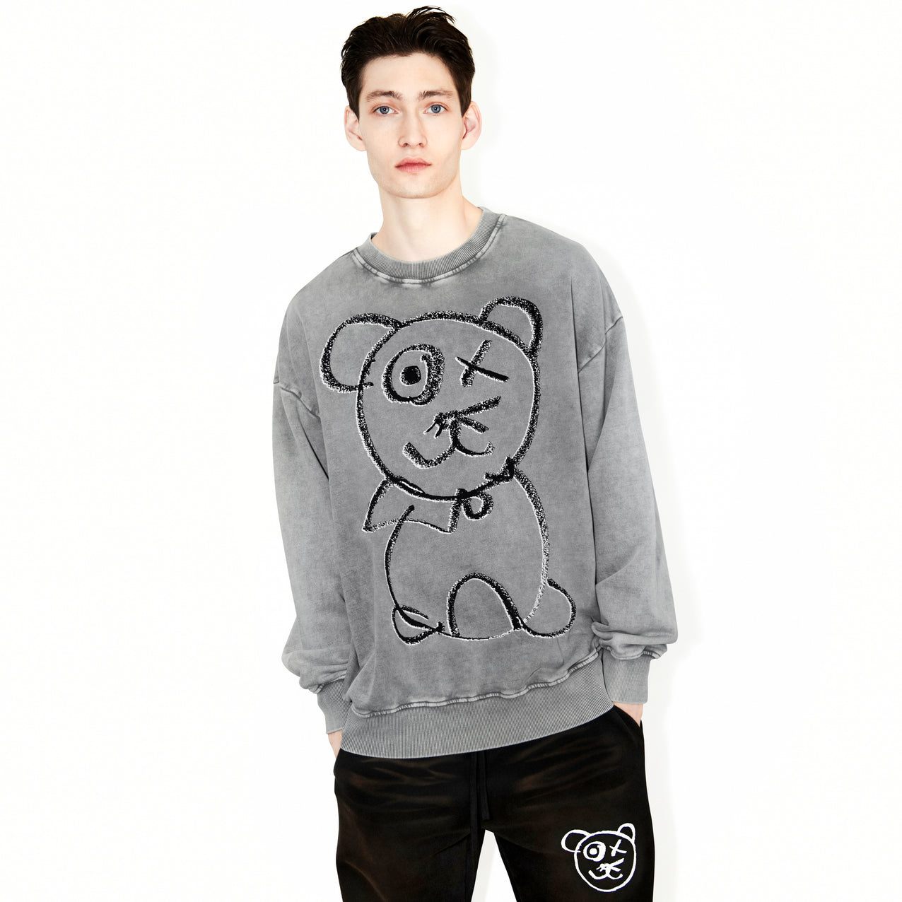 Universal Fit Graffiti Bear Vintage Washed Cotton Platinum Crewneck