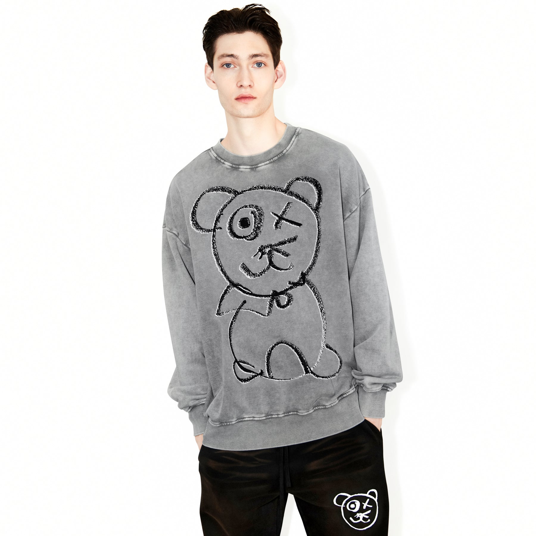 Universal Fit Graffiti Bear Vintage Washed Cotton Platinum Crewneck